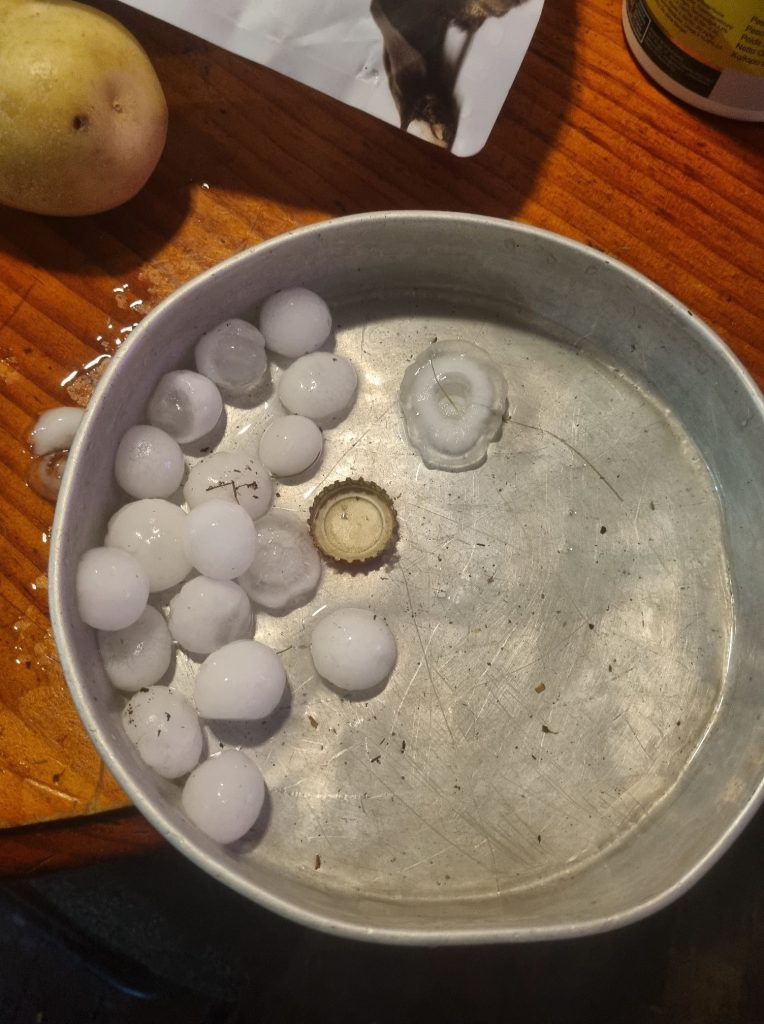 Your photos and videos of furious hail on Halloween